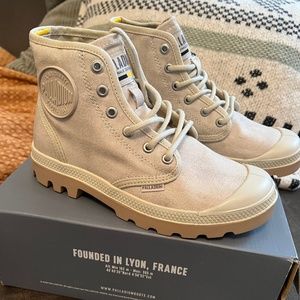Palladium Pampa Hi Wax (Khaki) Size 6 Womens 4.5 Mens